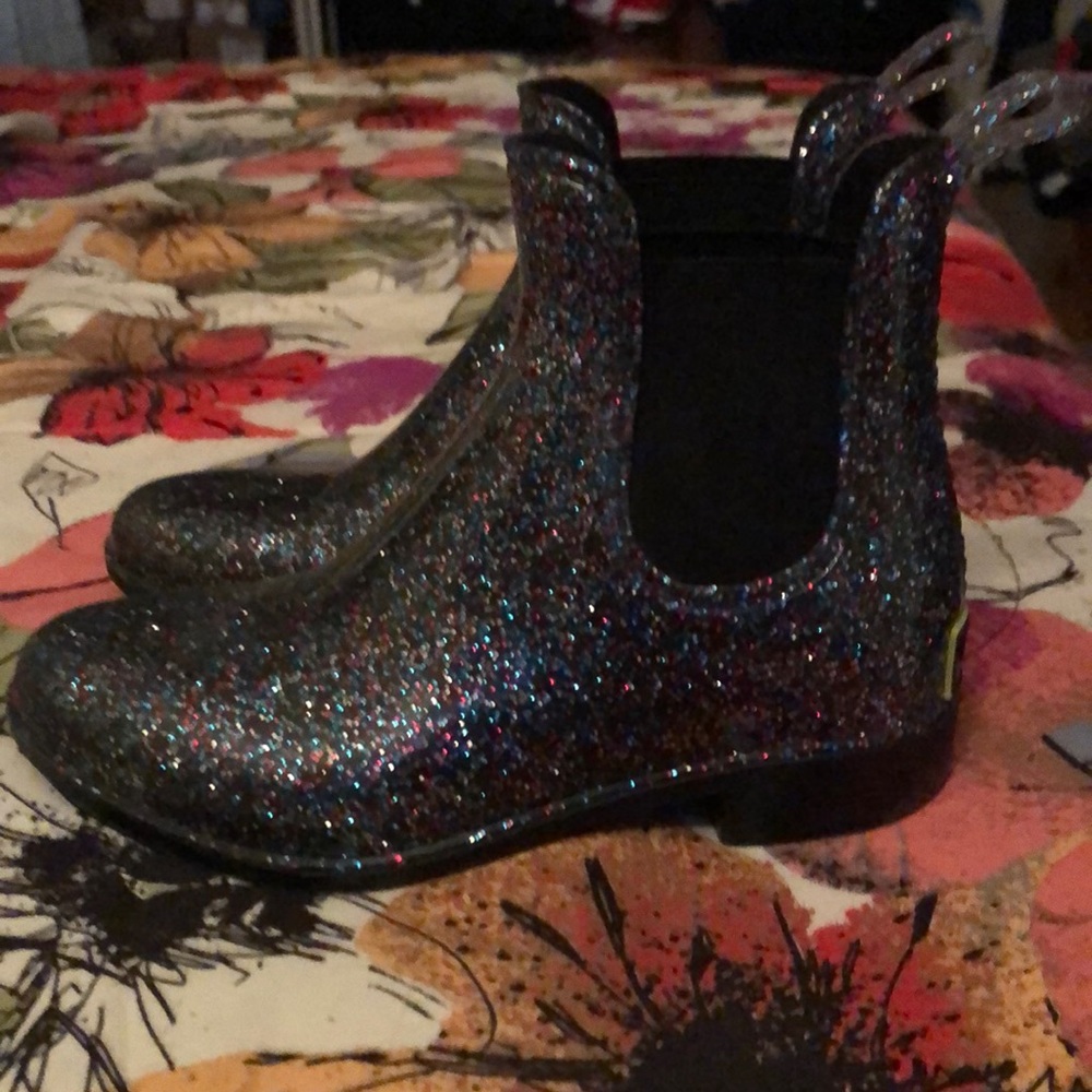 Like new girls rain boots